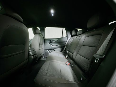 Used 2025 Chevrolet Equinox LT image 28