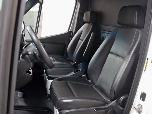 Used 2023 Mercedes-Benz Sprinter 2500 image 23