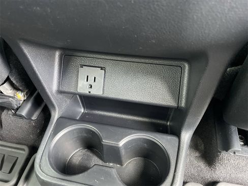 Used 2022 Toyota Sienna XSE image 26