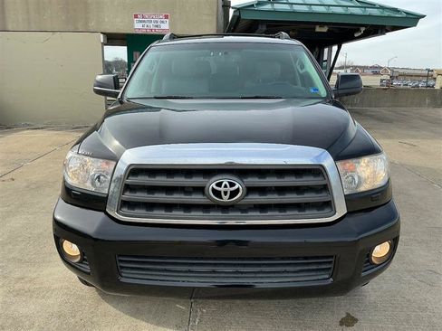 Used 2016 Toyota Sequoia Limited image 9