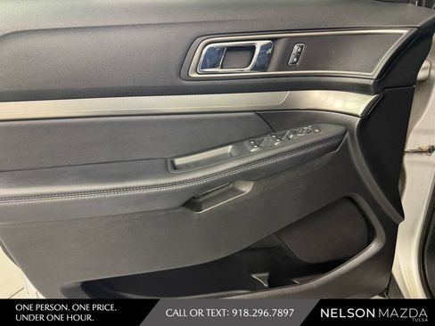 Used 2018 Ford Explorer XLT w/ Equipment Group 202A AWD/4WD image 19