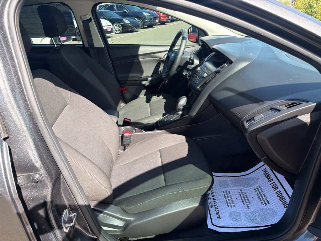Used 2018 Ford Focus SE FWD image 12
