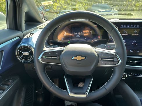 New 2026 Chevrolet Equinox EV LT image 17