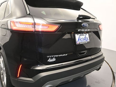 Used 2024 Ford Edge Titanium image 23