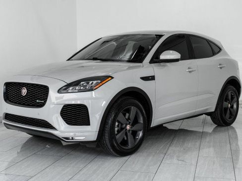 Used 2019 Jaguar E-PACE R-Dynamic SE image 4