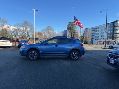 Used 2018 Subaru Crosstrek 2.0i Premium w/ Eyesight System image 2