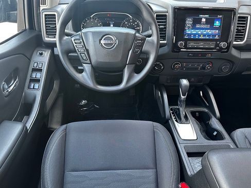 Used 2024 Nissan Frontier SV image 14