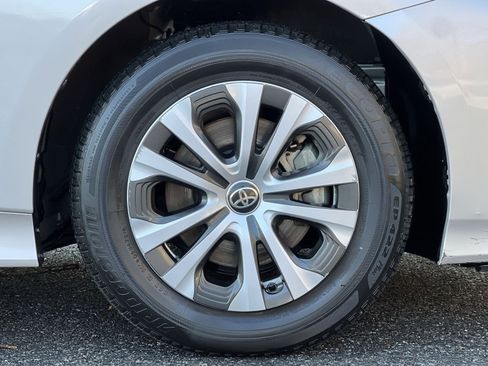 Used 2022 Toyota Prius Prime LE image 10