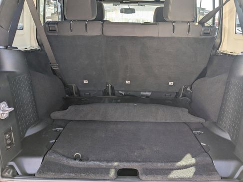 Used 2017 Jeep Wrangler Unlimited Sahara w/ Max Tow Package image 27