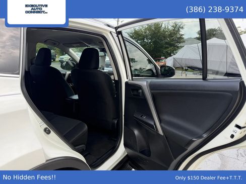 Used 2017 Toyota RAV4 LE FWD image 12