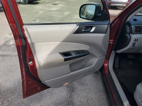 Used 2013 Subaru Forester 2.5X Limited image 10