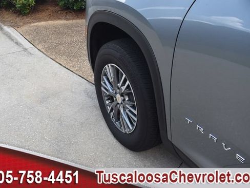 Used 2025 Chevrolet Traverse LT w/ LPO, Floor Liner Package FWD image 17
