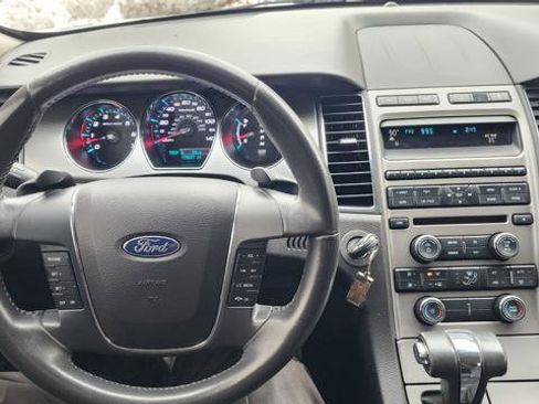 Used 2010 Ford Taurus SEL image 17