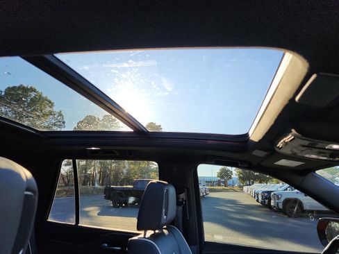 Used 2023 Cadillac Escalade Sport image 9