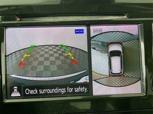 Used 2018 Nissan Rogue SL w/ Premium Package image 15