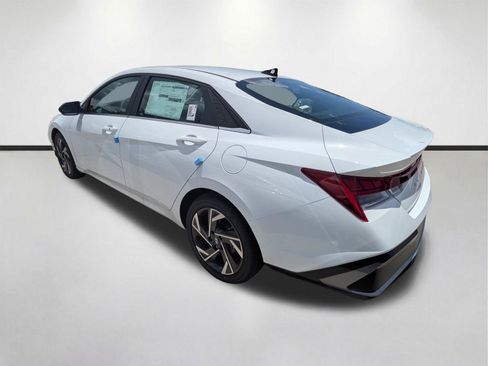 New 2026 Hyundai Elantra Limited FWD image 6