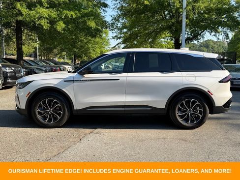 Used 2025 Lincoln Nautilus Premier AWD/4WD image 4