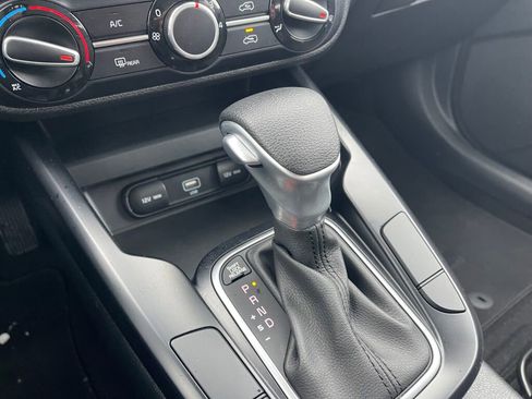 Used 2021 Kia Soul LX image 9