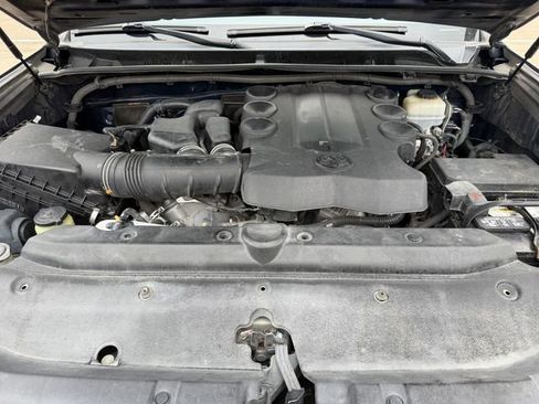 Used 2014 Toyota 4Runner SR5 image 30