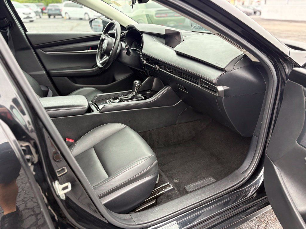 Used 2024 MAZDA MAZDA3 s FWD image 13