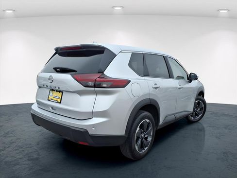Used 2025 Nissan Rogue SV image 23