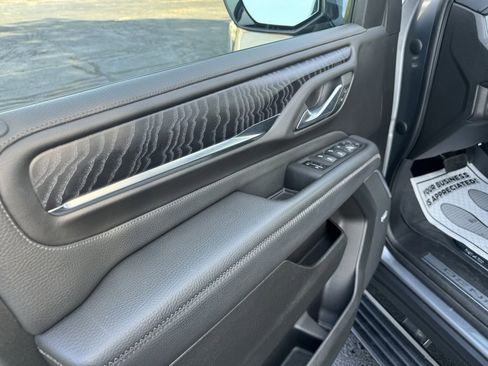 Used 2022 GMC Yukon XL Denali image 19