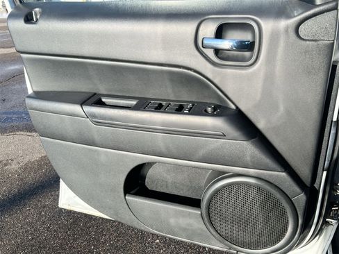 Used 2015 Jeep Patriot Sport w/ Power Value Group image 28