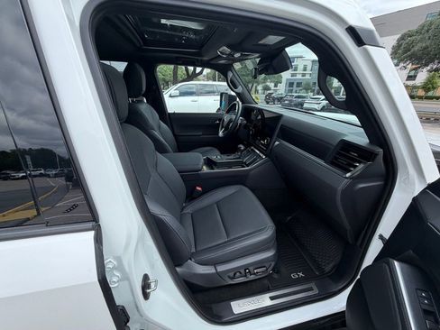 Certified 2025 Lexus GX 550 w/ Accessory Package (2T) AWD/4WD image 11