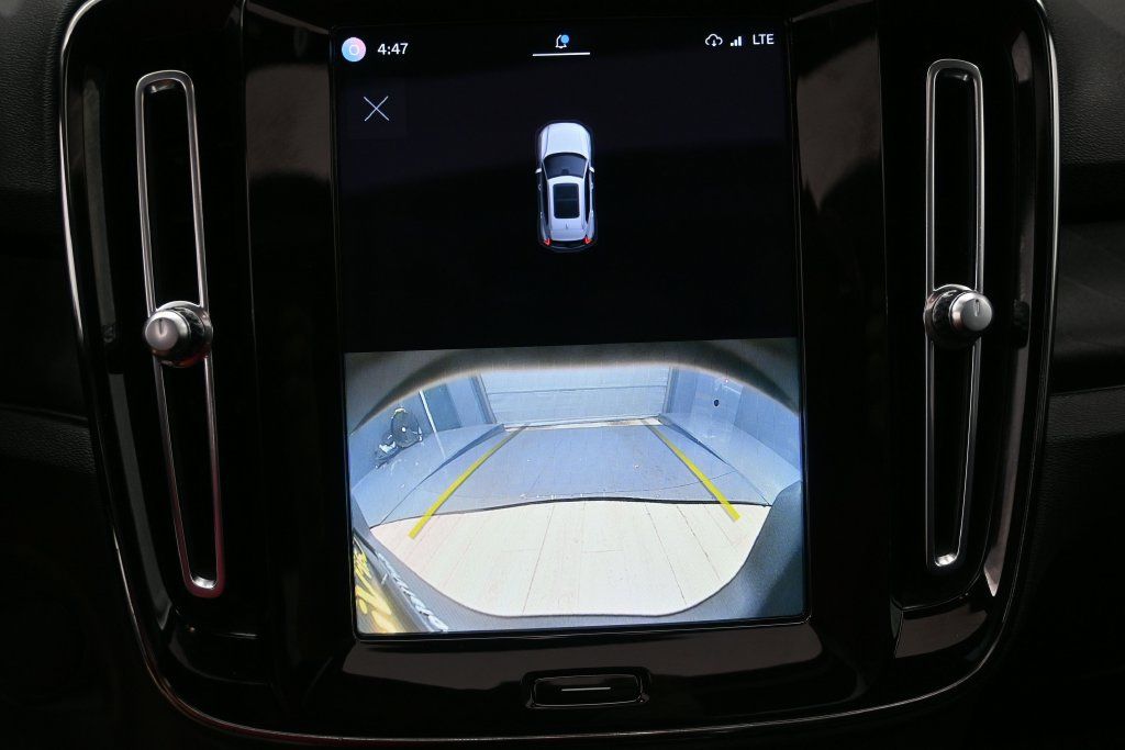 Used 2023 Volvo XC40 Recharge Ultimate AWD/4WD image 16