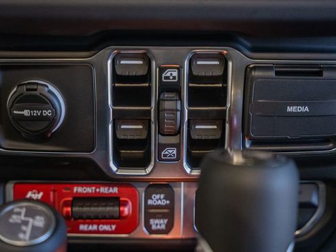 New 2025 Jeep Wrangler Unlimited Rubicon 4xe image 23