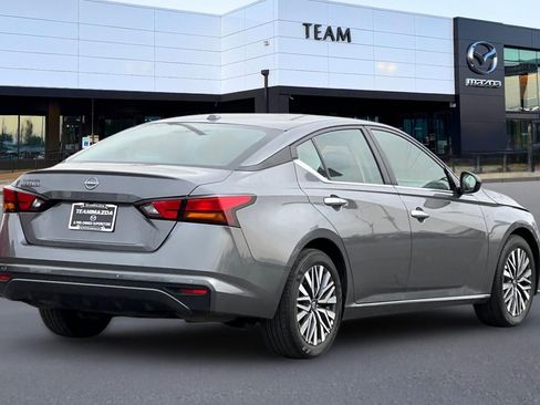 Used 2025 Nissan Altima 2.5 SV image 4