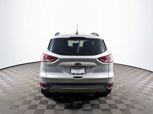 Used 2016 Ford Escape SE w/ Equipment Group 201A image 5