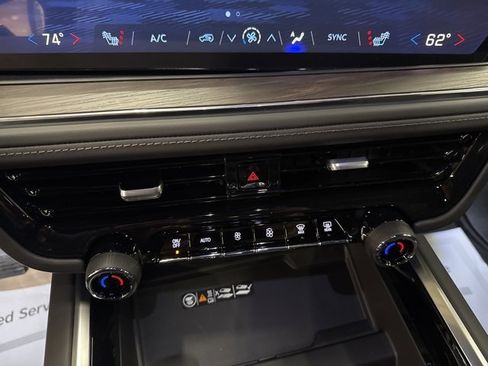 New 2026 Chevrolet Suburban LT image 16