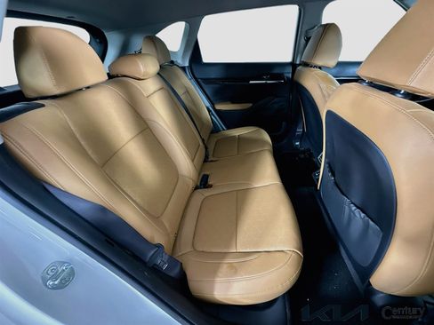 Certified 2024 Kia Seltos EX FWD image 26
