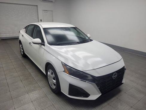 Used 2023 Nissan Altima 2.5 S FWD image 11