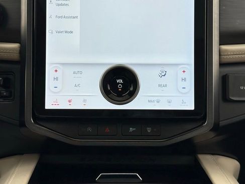 Certified 2022 Ford Expedition Platinum image 33