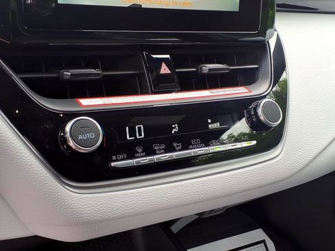 Used 2026 Toyota Corolla SE FWD image 18