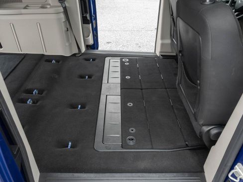 Used 2018 Dodge Grand Caravan SE w/ UConnect Hands-Free Group FWD image 28