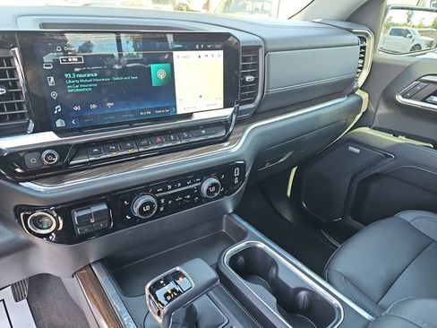 Used 2024 Chevrolet Silverado 1500 LT Trail Boss w/ LT Trail Boss Premium Package AWD/4WD image 24