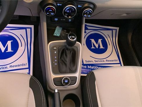 Certified 2025 Hyundai Venue SEL image 15