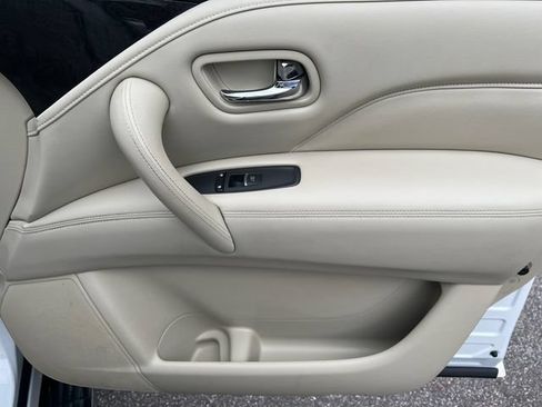 Used 2020 INFINITI QX80 Luxe w/ Proassist Package RWD image 18