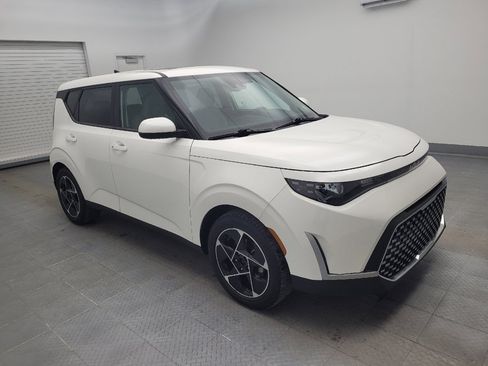 Used 2023 Kia Soul EX image 11