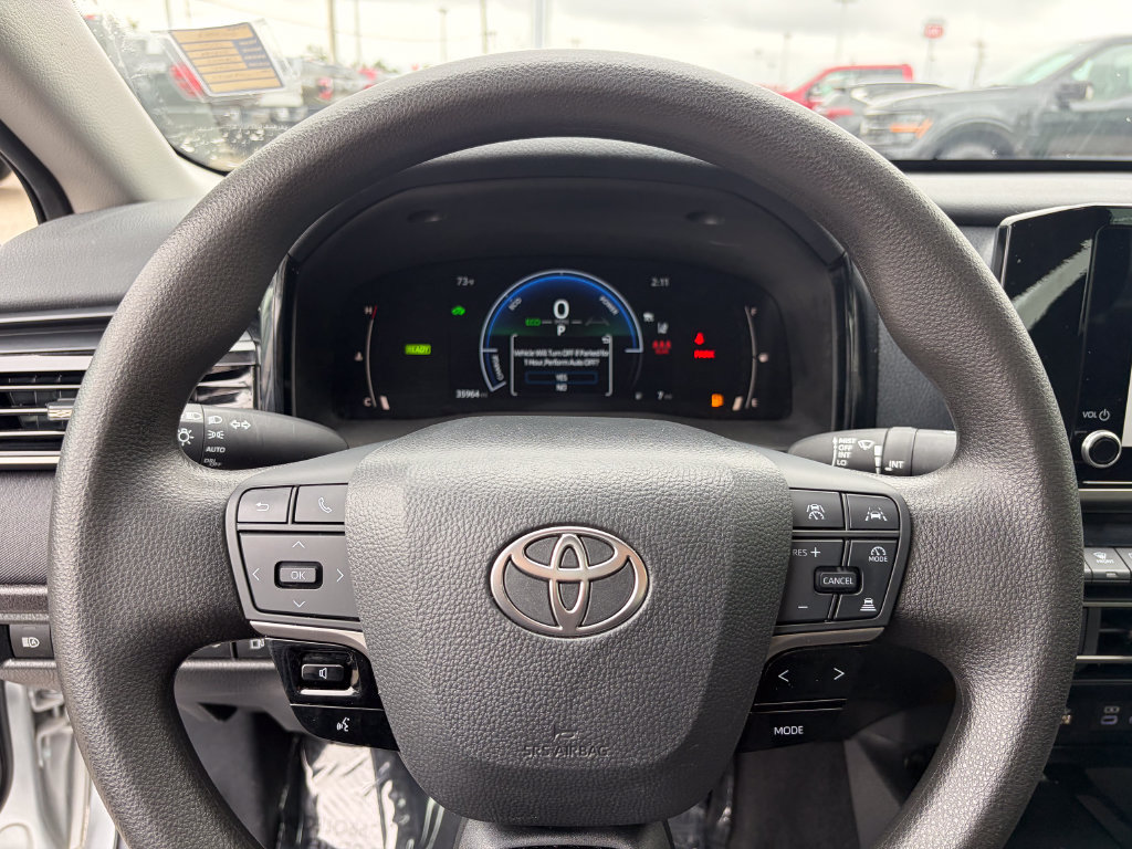 Used 2025 Toyota Camry LE FWD image 26