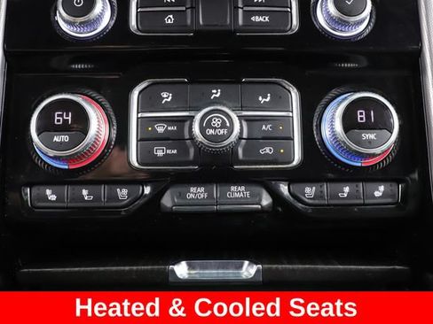 Used 2022 GMC Yukon Denali AWD/4WD image 4