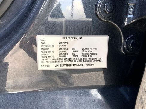 Used 2025 Tesla Model Y Long Range AWD/4WD image 31