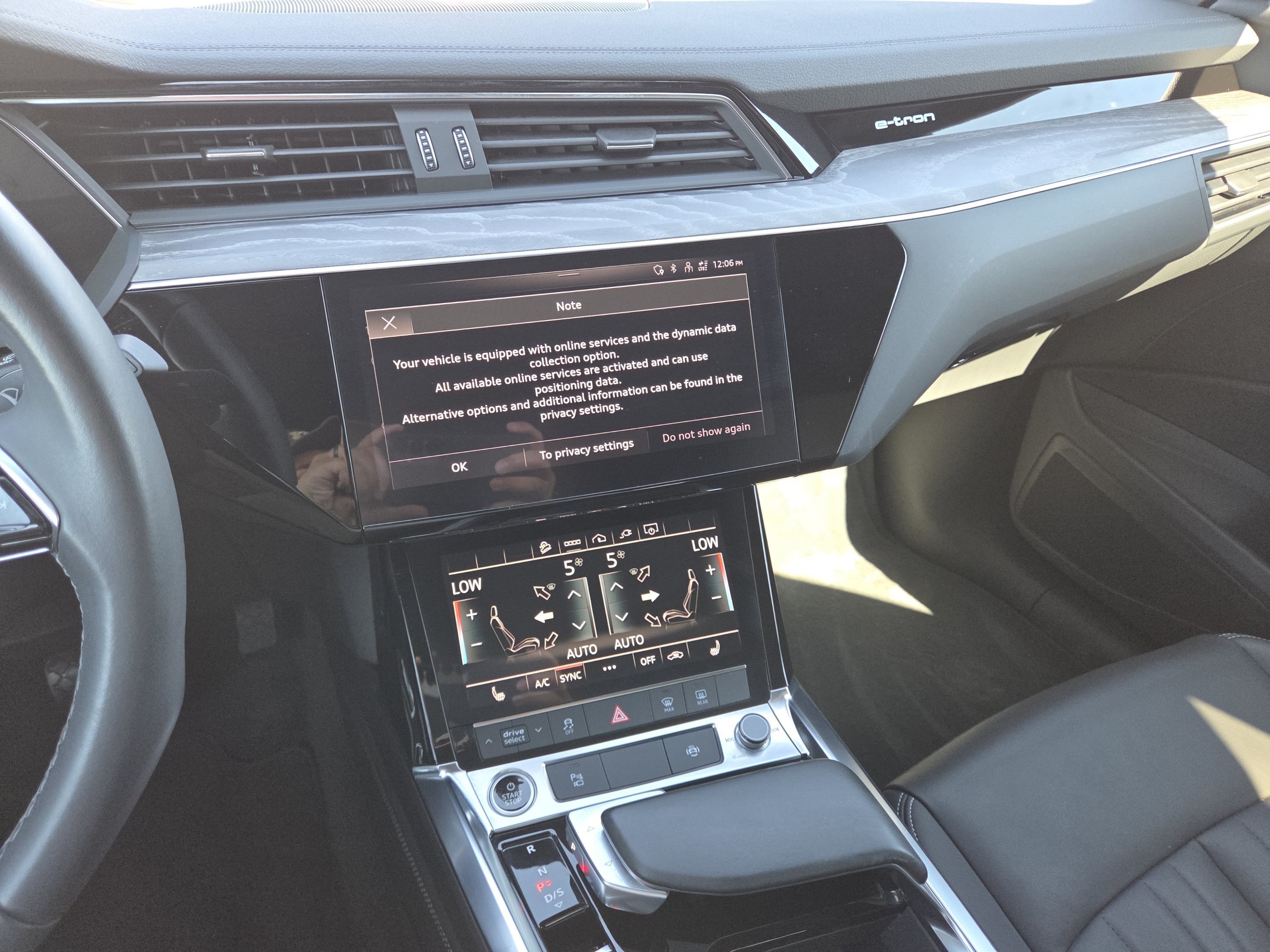 Used 2024 Audi Q8 e-tron Premium AWD/4WD image 32