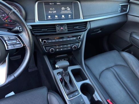 Used 2020 Kia Optima SE image 18