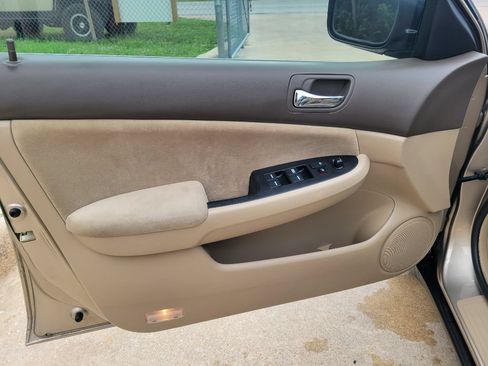 Used 2005 Honda Accord LX image 11