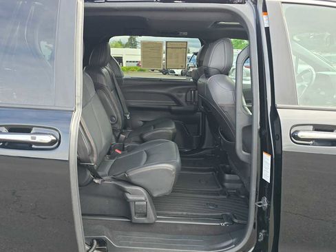 Used 2022 Toyota Sienna XSE w/ XSE Plus Package FWD image 14