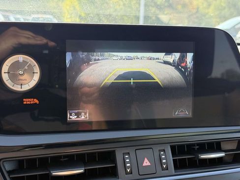 Used 2022 Lexus ES 350 w/ Premium Package image 11